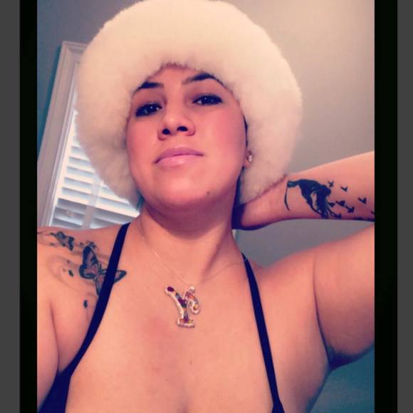 Poshmark profile picture for @yna